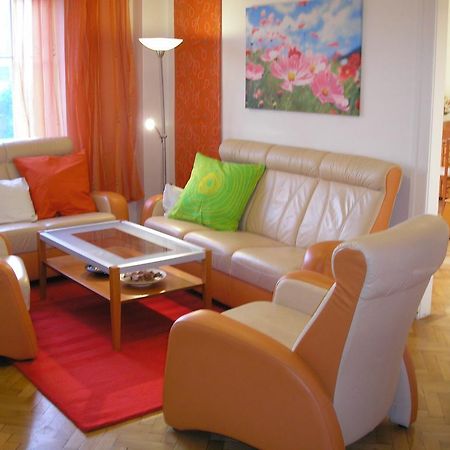 Apartment Accommodation Up To 17 布拉迪斯拉发 外观 照片