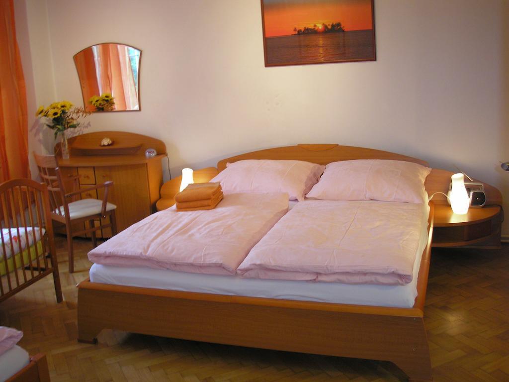 Apartment Accommodation Up To 17 布拉迪斯拉发 客房 照片
