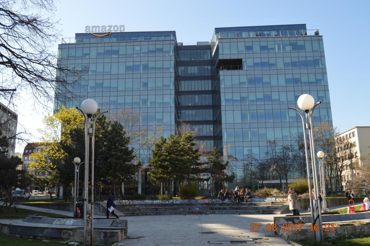 Apartment Accommodation Up To 17 布拉迪斯拉发 外观 照片