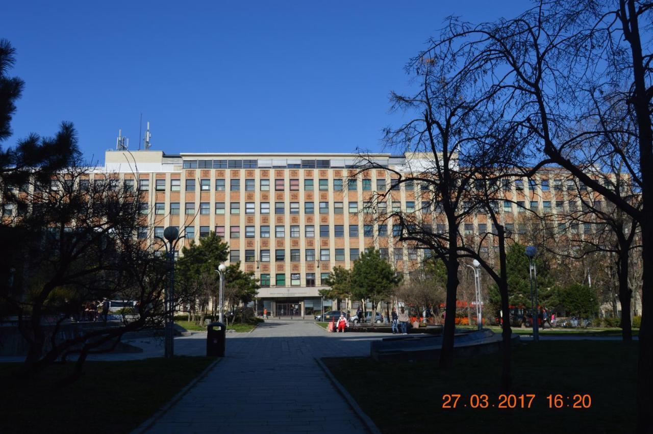 Apartment Accommodation Up To 17 布拉迪斯拉发 外观 照片